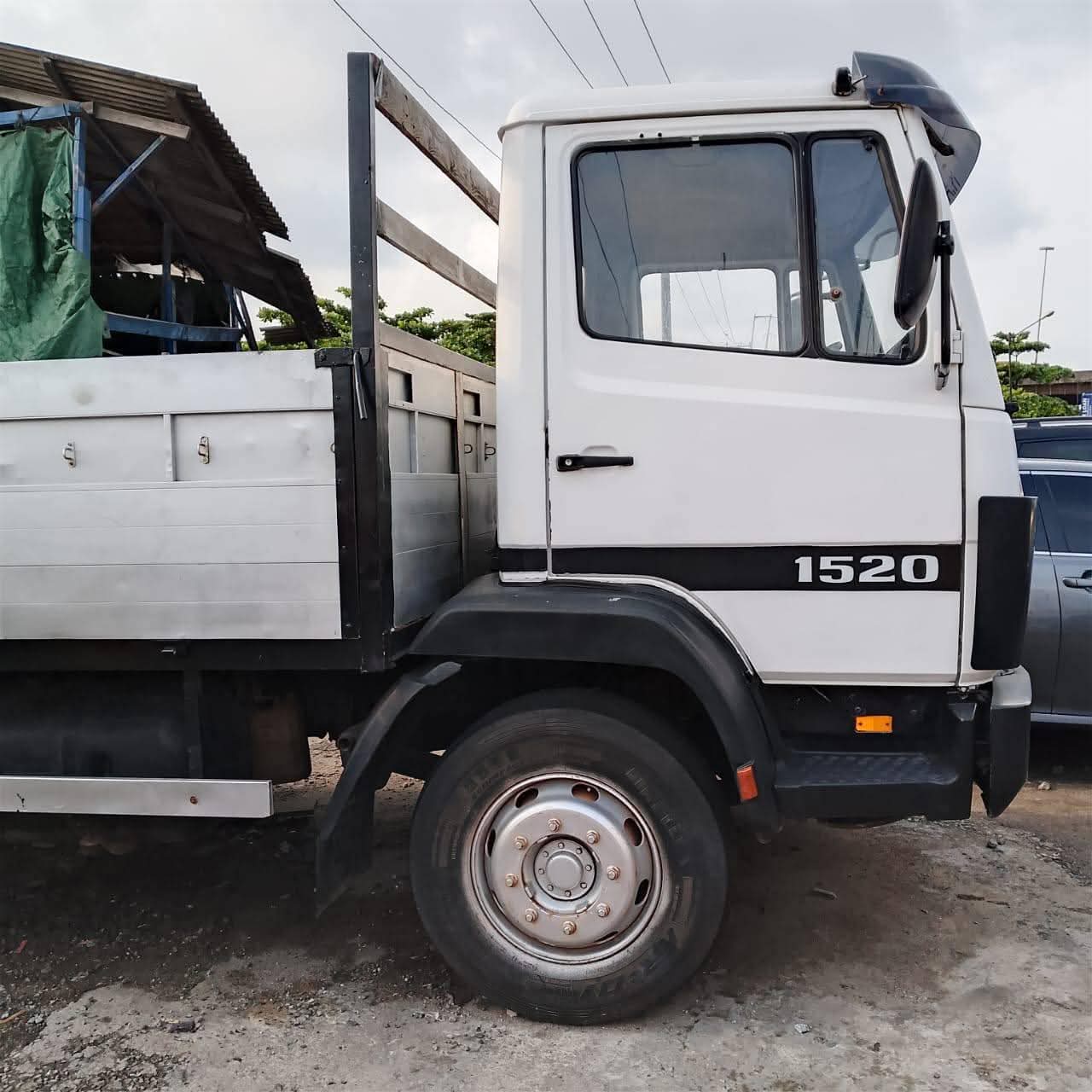 A picture of 2000 Mercedes Benz 1120