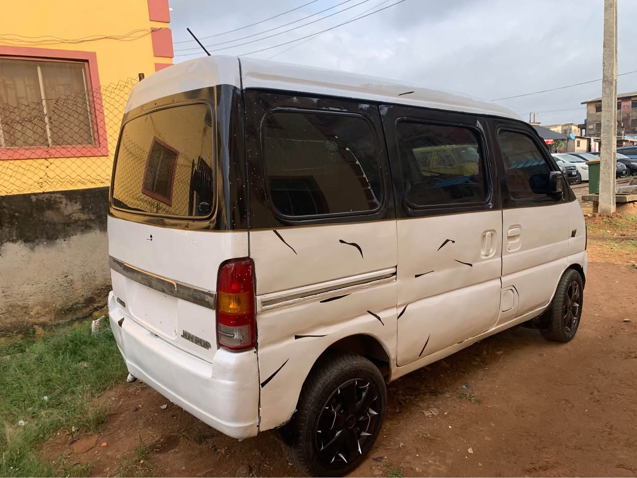 A picture of Neatly Used Suzuki Every Bus Automatic Engine Neat body and