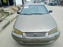 A picture of Pure first body 2000 Toyota Camry