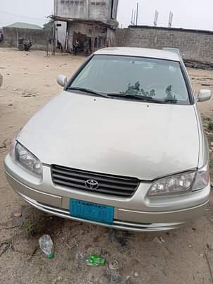 A picture of Toyota Camry tiny big
