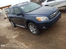 A picture of Toyota Rav 4 2008 model for sale Clean body and