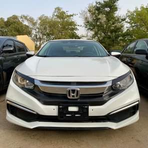 A picture of Honda civic 2019 2 weeks used still smells tokumbo 16