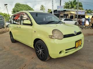 A picture of Sienta milion 5.8 Ipo mwanza Automatic Engine safi 0784857610 kama_una_uza_gari_lako_nitumie