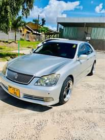 A picture of Toyota crown