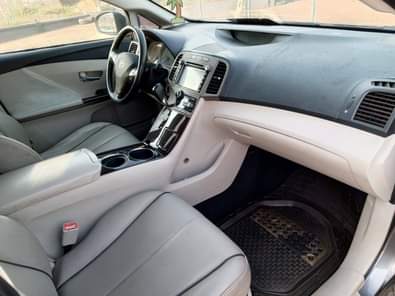 A picture of 2011 TOYOTA VENZA 4 plugs Toks Equivalent Full Option Nothing