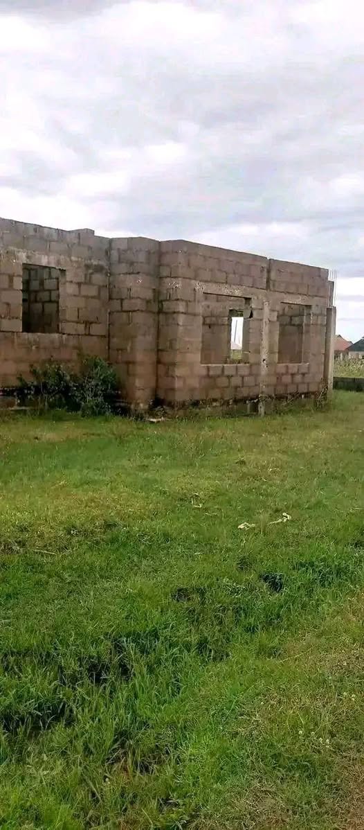A picture of AWOOF DON LAND O