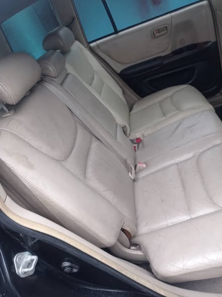 A picture of Distress sale Toyota Highlander available Engine gear and AC interior