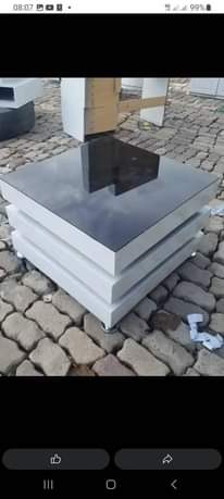 A picture of Tunauza sofa na makabat na shokes za kisasa