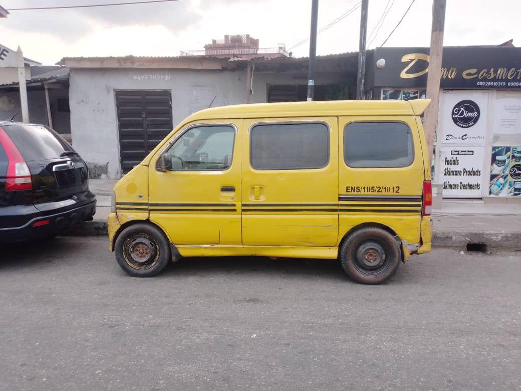 A picture of SUZUKI bus