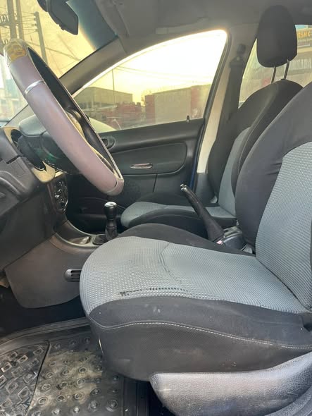 A picture of Peugeot 206
