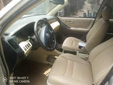 A picture of Neat and sound Toyota Highlander Ac is chilling Sound gear