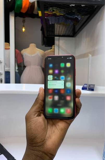 A picture of iPhone XR GB64 Face ID ipo Battery health 100 