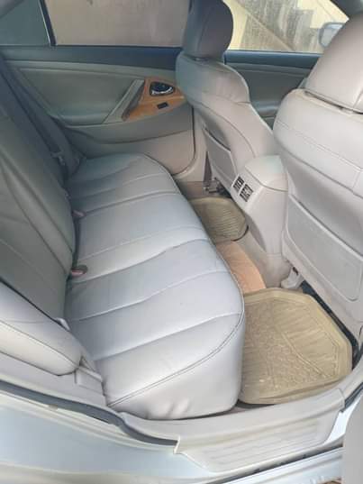 A picture of clean xle toyota camry with thumbstart Toks standard Engine and