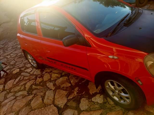 A picture of Toyota Yaris 2001