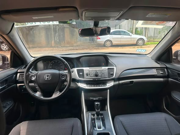 A picture of Honda accord 2013