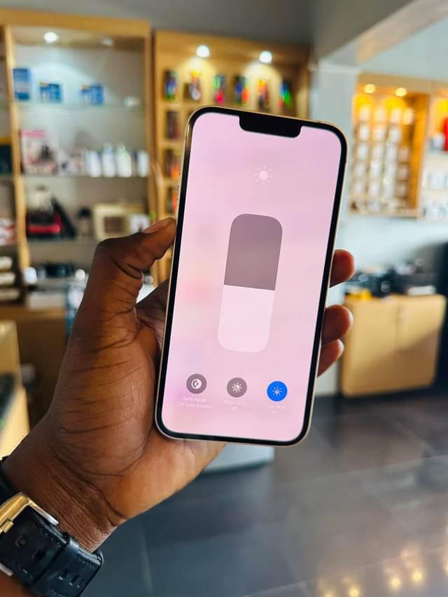 A picture of 13 plain 128GB