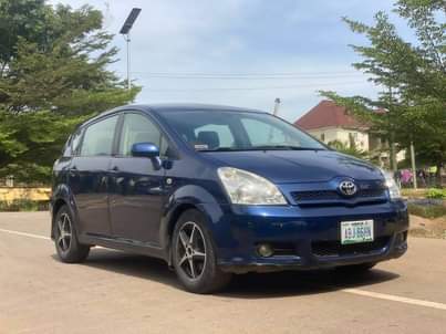 A picture of 2010 Toyota Verso 3 roll