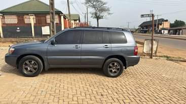 A picture of Registered 2004 V6 Toyota Highlander limited edition 3row Engine Gear
