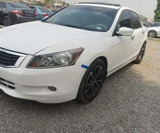 A picture of 2009 Honda Accord full options V6 neatly used buy and