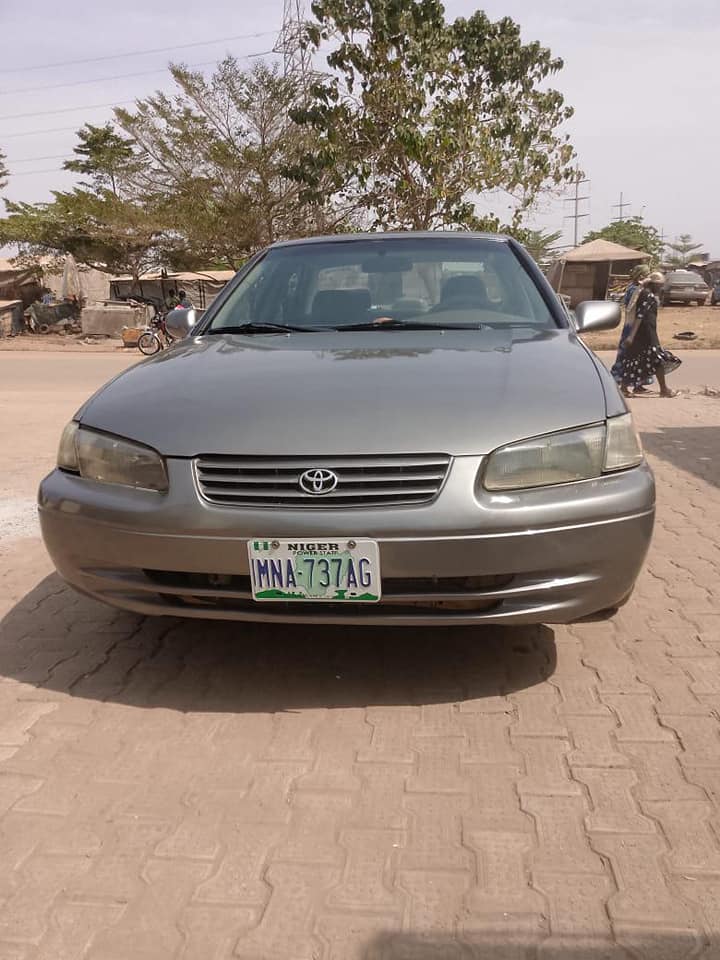 A picture of Toyota Camry tiny light 4plug