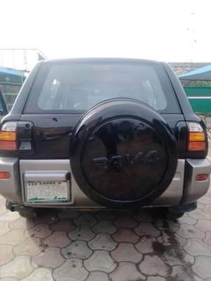 A picture of OLD MODEL RAV 4 CLEAN USED
