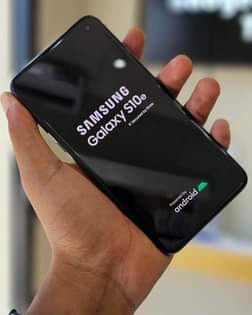 A picture of samsung s10e