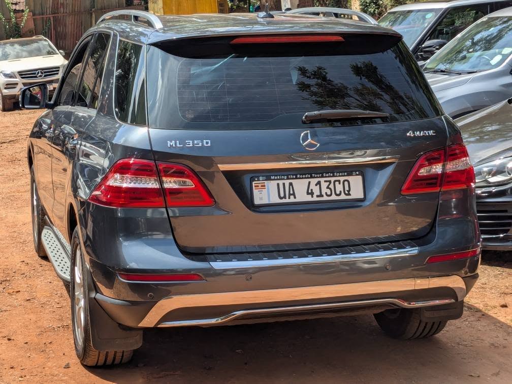 A picture of MERCEDES BENZ ML350