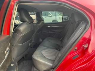 A picture of Toyota Camry SE 2018 model Direct Belgium Keyless thumb start