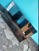 A picture of Frameless flat screen 32 inch at 265000 Call 0702244446