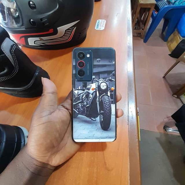 A picture of Common18 premier 256gb 8ram used 270000