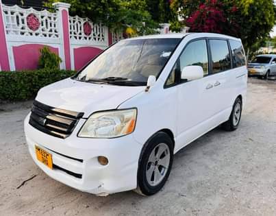 A picture of TOYOTA NOAH NEW SHAPE