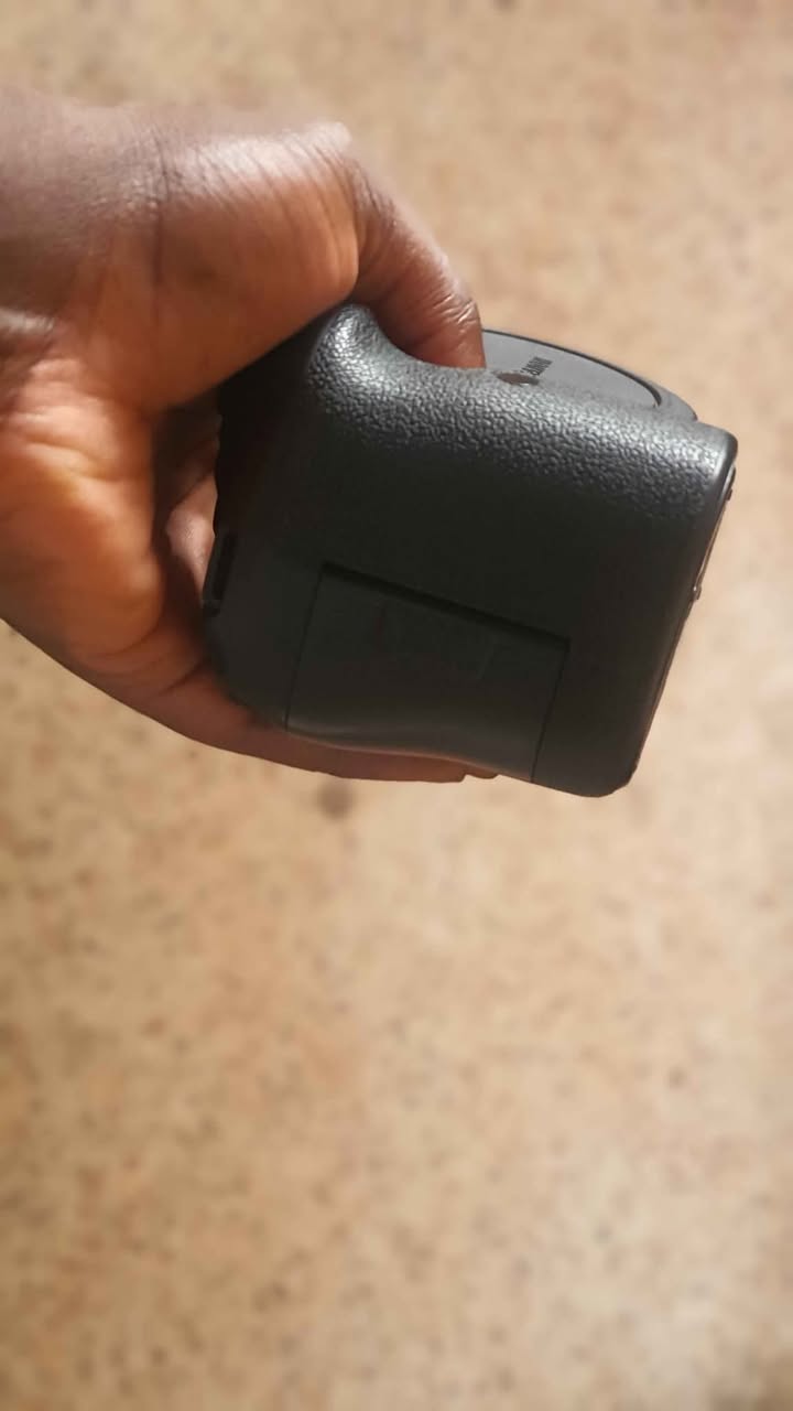 A picture of Canon r6 full frame proffesional camera