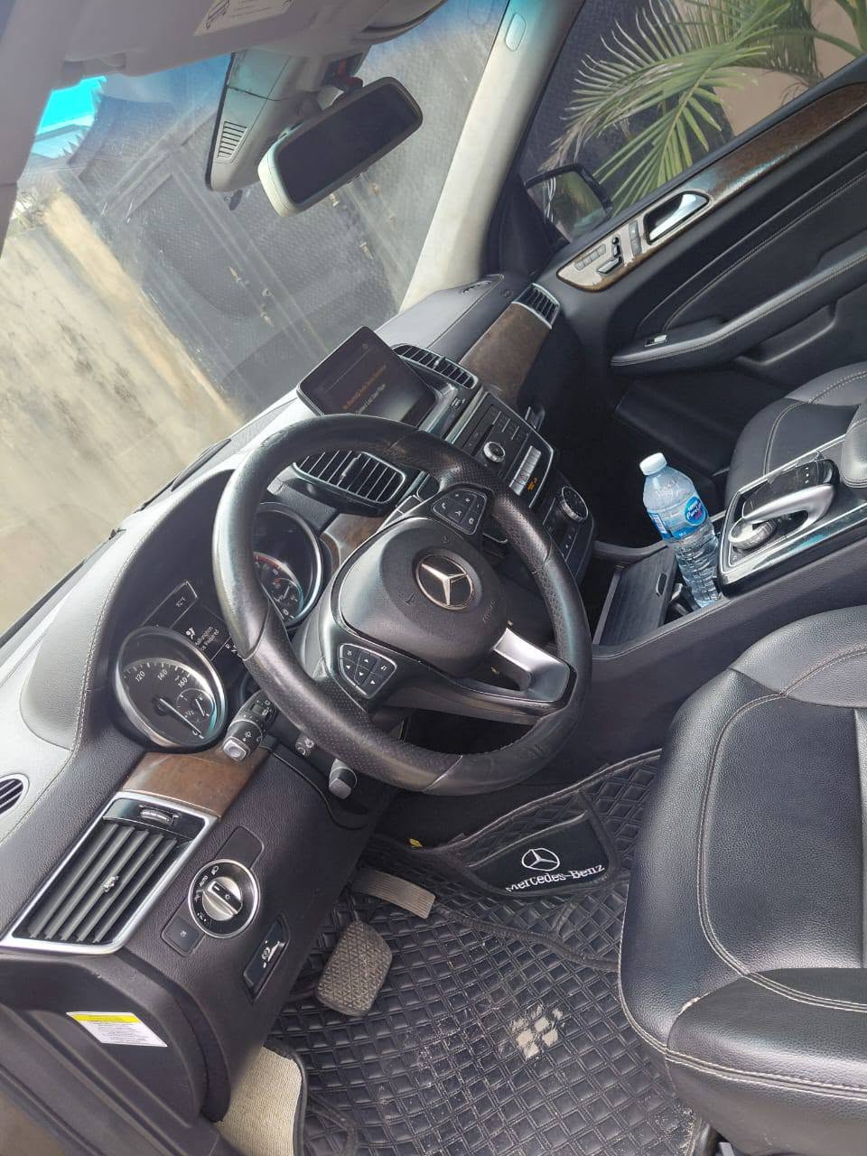 A picture of Mercedes Benz GL350 2013