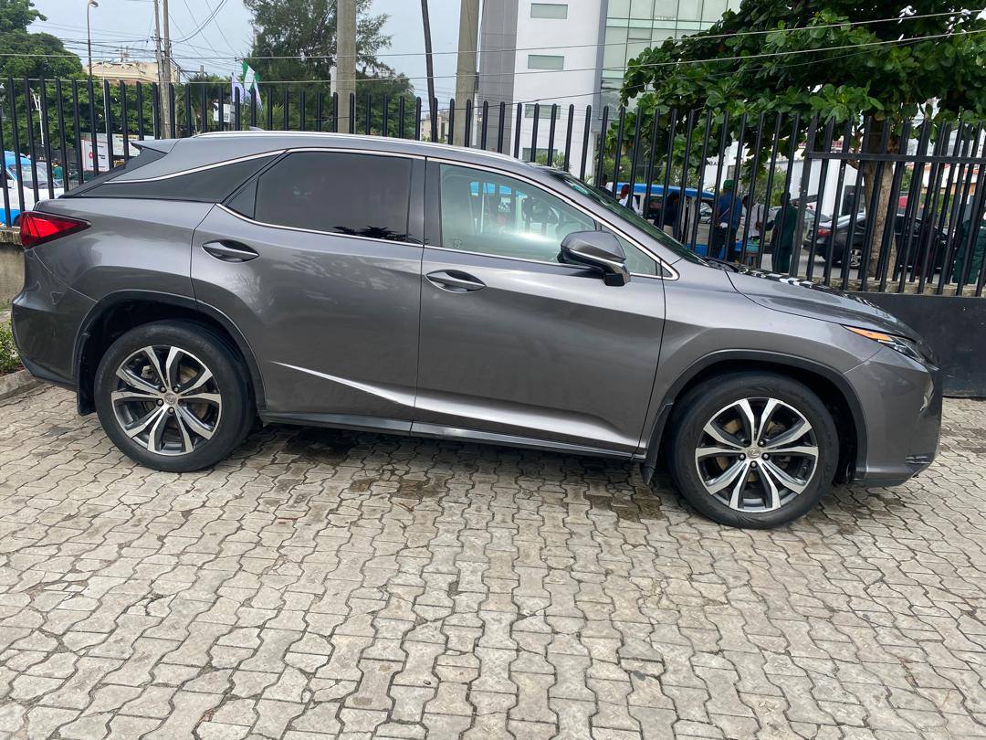 A picture of Good Deal 2017 Neatly used Rx350 2023 entry Total accident