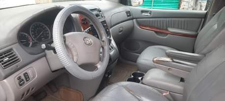 A picture of Toyota sianna Year 2004 Nomal Engine Ac need gas ENGINE