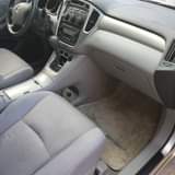 A picture of Distress sale Toyota Highlander 2005 model with 4 plugs engine