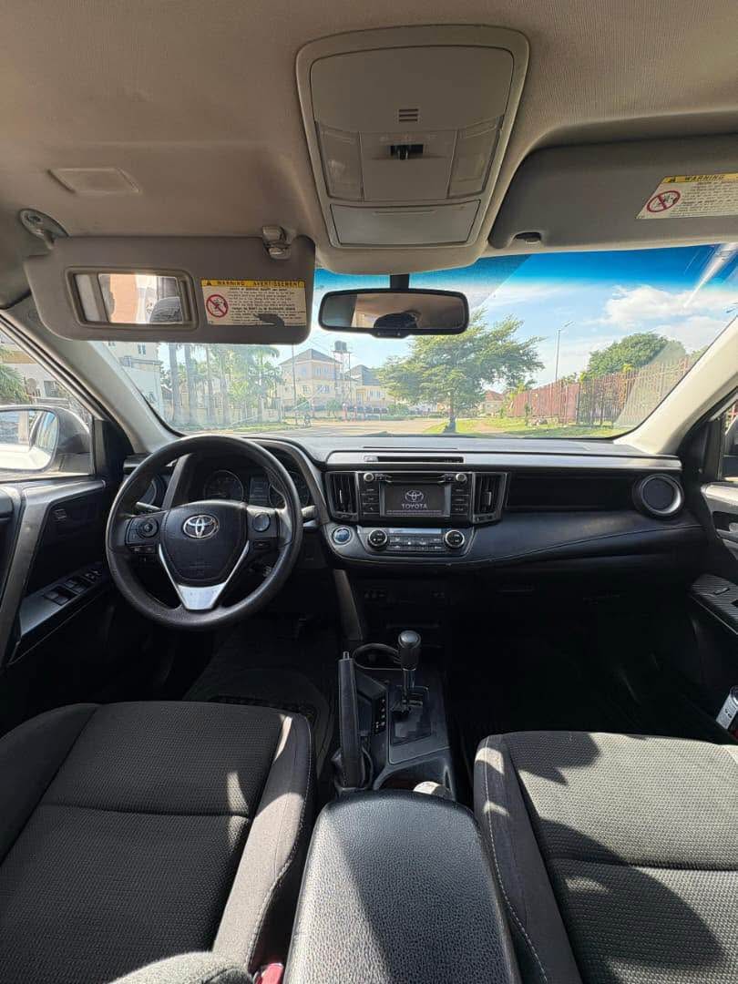 A picture of Toyota RAV4 2016 model