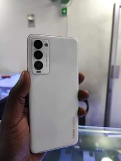 A picture of CAMON 18