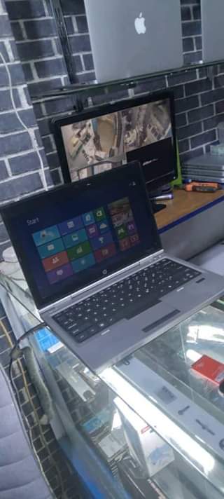 A picture of Hp i7 laptop