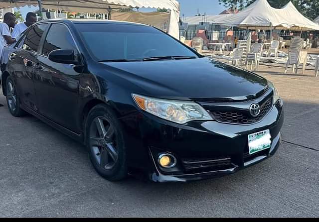 A picture of 2012 TOYOTA CAMRY SPORT registered i4 engine reverse camera leather
