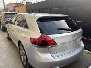 A picture of 2013 Toyota Venza XLE