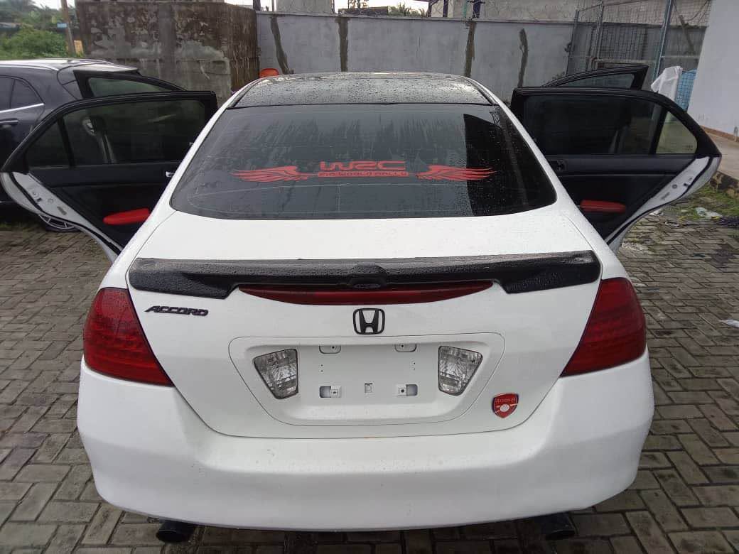 A picture of Honda dc 2007