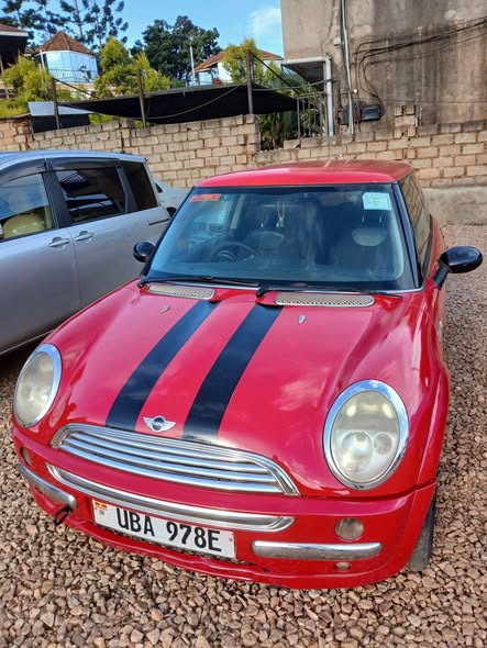 A picture of 2005 BMW mini cooper