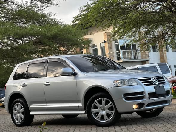 A picture of VW TOURAGE ONSALE