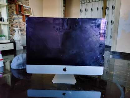A picture of njoo udake mac inch 21 SSD 256GB Ram 8GB Core