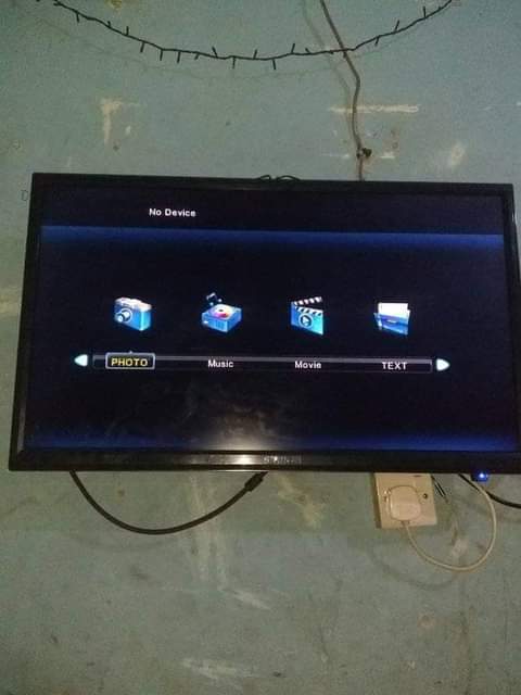 A picture of Am selling a 32inch flat screen