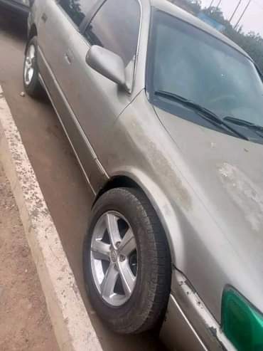 A picture of Toyota Camry pencil is available with good condition engine and
