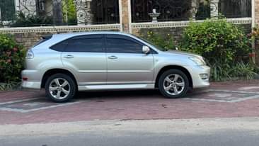 A picture of TOYOTA HARRIER ECC 28M ____ BEI 28M TSH Whatsap http