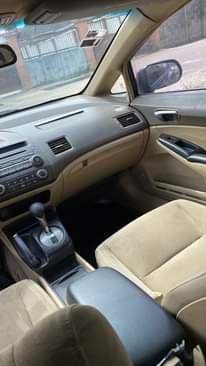 A picture of Honda Civic 2008 with a sound engine gear ac neat