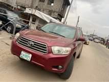 A picture of Extremely clean 2009 Toyota Highlander Engine and Gear sound Ac